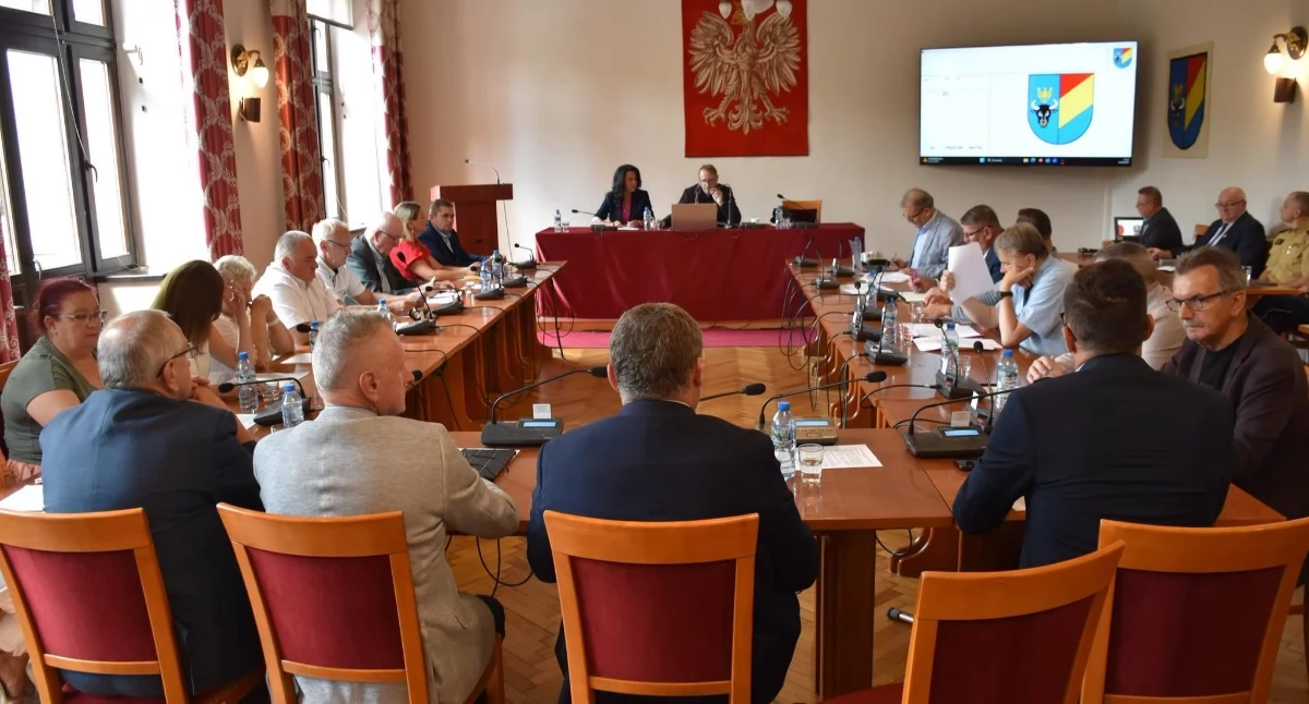 Nasze sprawy, Żywieccy samorządowcy oficjalnie apelują reformy finansach szpitali - zdjęcie, fotografia