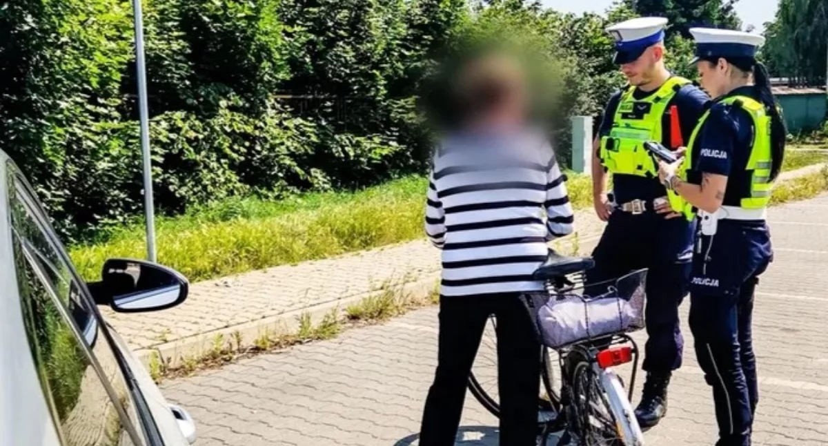 Nasze sprawy, Upadek rowerzysty powodu alkoholu braku kasku mógł skończyć tragicznie - zdjęcie, fotografia