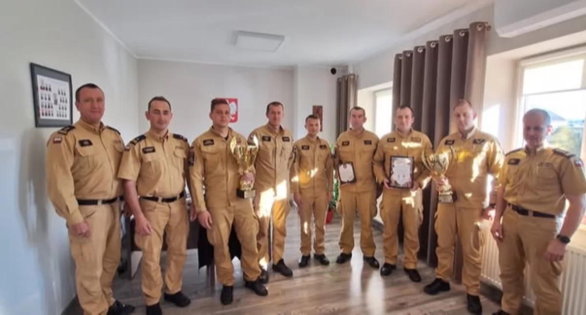 Nasze sprawy, Żywieccy strażacy podium mistrzostw Polski ratownictwie medycznym technicznym - zdjęcie, fotografia