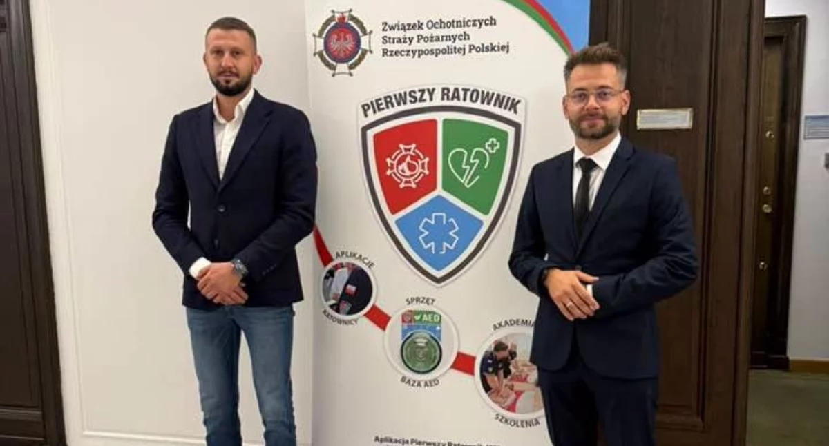 Ratownicy z Żywca w Senacie rozmawiają o aplikacji pierwszej pomocy