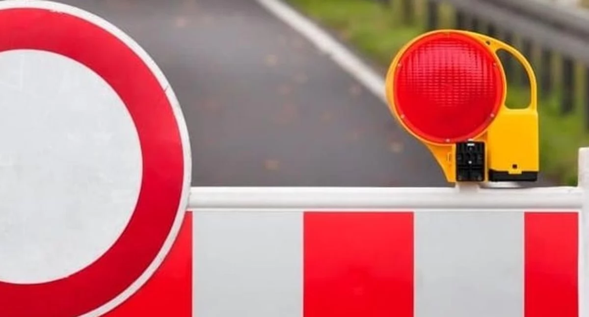 Drogi i Transport, Uwaga kierowcy Cięciny czasowe zamknięcie ulicy Biegunów października - zdjęcie, fotografia