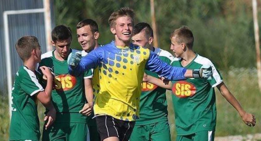 Piotr Kręcichwost zadebiutował w seniorskim futbolu/Fot. LKS Muńcuł Ujsoły