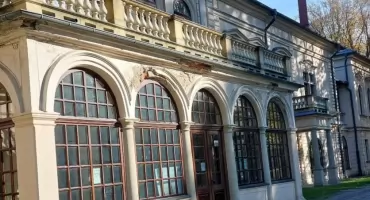 Żywiecki pałac się sypie. Dosłownie…
