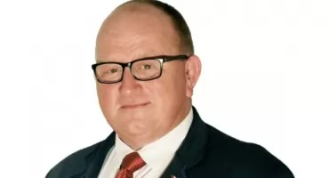 Triumf Dariusza Płoskonki: Nowy Wójt Gminy Rajcza wybrany w ponownym głosowaniu