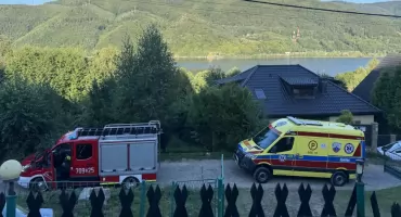 Interwencja służb ratunkowych przy ul. Wypoczynkowej w Międzybrodziu Bialskim