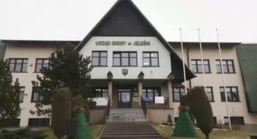 Mieszkańcy Jeleśni chcą odwołania wójt Anny Wasilewskiej. Podpisy trafiły do Krajowego Biura Wyborczego