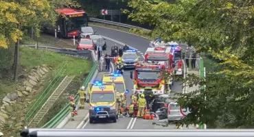 Poważny wypadek w Żywcu – zderzenie dwóch samochodów, jedna osoba reanimowana, wśród poszkodowanych dziecko