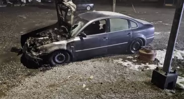 Pożar samochodu w Czernichowie – szybka akcja służb