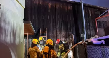 Pożar budynku gospodarczego w Trzebini – szybka akcja strażaków