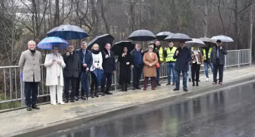 Zakończono budowę chodnika przy drodze powiatowej w Pewel Wielkiej