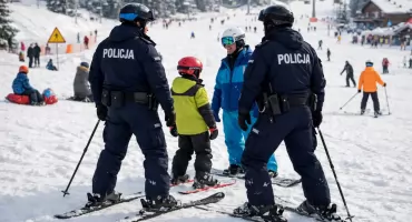 Policjanci dbają o bezpieczeństwo na stokach