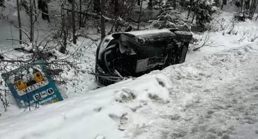 Dachowanie samochodu osobowego w Glince