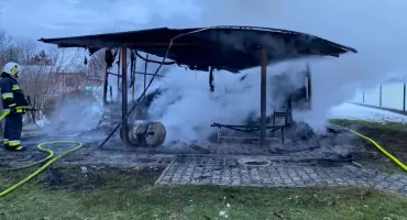 Pożar obiektu rekreacyjnego w Łodygowicach – interwencja strażaków