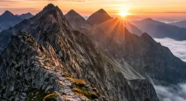 Całoroczny zakaz nocnych wędrówek w Tatrach. Ochrona przyrody czy cios w doświadczonych turystów?