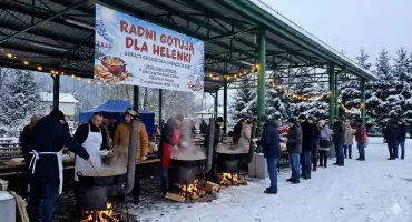 Radni gotują dla Helenki – gorący gulasz dla gorących serc w Rajczy