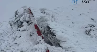 Zdewastowane oznakowanie czerwonego szlaku na Babią Górę. Apel o odpowiedzialność