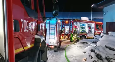 Pożar hali produkcyjnej w miejscowości Las