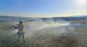Pożar suchych traw w Łękawicy 