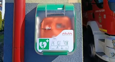 Defibrylator AED przy remizie OSP Kocoń – dla bezpieczeństwa mieszkańców 