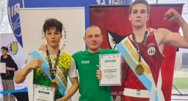 Podwójne złoto pięściarzy z Żywca i awans na mistrzostwa Polski