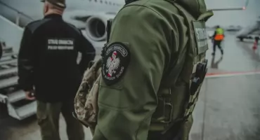 Samolot w Pyrzowicach zawrócony z powodu poszukiwanego pasażera