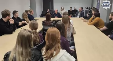 Za kulisami Policji w Bielsku-Białej studenci odkrywają codzienne wyzwania funkcjonariuszy