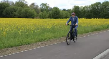 Nowy odcinek ścieżki rowerowej w Łodygowicach poprawia komfort i bezpieczeństwo