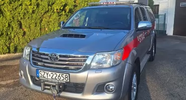 OSP Gilowice z nowym samochodem ratowniczym Toyota Hilux