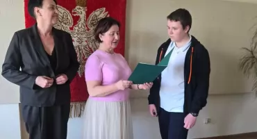 Uczniowie z Jeleśni docenieni za sukcesy w wojewódzkich i ogólnopolskich konkursach