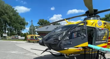 Wybuch oparów podczas naprawy auta w Węgierskiej Górce rani mężczyznę