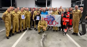 Rowerzyści z akcji 500 Kilometrów Plus odwiedzili żywieckich strażaków