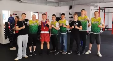 Trudne walki i debiuty żywieckich pięściarzy w turnieju w Bielsku-Białej