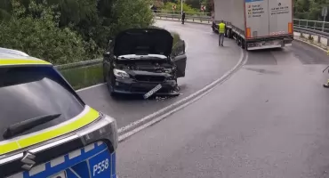 Kolizja osobówki z ciężarówką na ulicy Żywieckiej w Łękawicy rano 13 czerwca