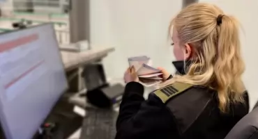 Żart o granatach zakończył się mandatem i odmową wejścia na pokład w Katowicach