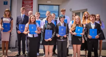 Uczniowie z Gminy Czernichów uhonorowani za wytrwałość i sukcesy szkolne 