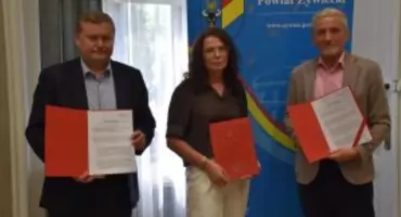 Nowy autobus dla Środowiskowego Domu Samopomocy w Pewli Wielkiej poprawi mobilność niepełnosprawnych