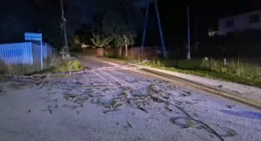 Wieczorne działania OSP Czernichów-Tresna po burzliwym wietrze na lokalnych drogach