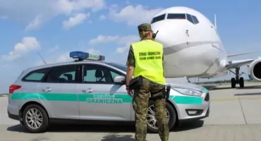 Zatrzymanie poszukiwanego mężczyzny na lotnisku Katowice przed lotem do Egiptu