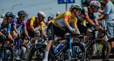 Zamknięte drogi i sportowe emocje w powiecie żywieckim podczas V etapu wyścigu