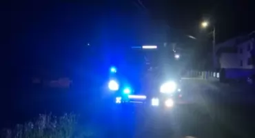 Strażacy usunęli nocną przeszkodę na drodze w Świnnej – droga odzyskała przejezdność