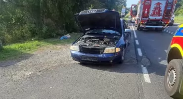 Kolizja dwóch samochodów na ulicy Krakowskiej wymagała akcji służb ratunkowych