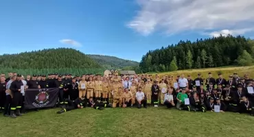 OSP Krzyżowa z podwójnym triumfem na zawodach w Korbielowie