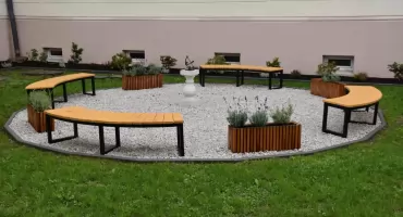 Nowy Ogród Wiedzy Ekologicznej w liceum w Żywcu otwarty z dofinansowaniem