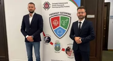 Ratownicy z Żywca w Senacie rozmawiają o aplikacji pierwszej pomocy