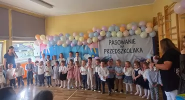 Nowi przedszkolacy w Milówce Świętowanie i serdeczne życzenia od władz gminy