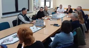 Bezpieczeństwo uczniów priorytetem w gminie Jeleśnia podczas specjalnego spotkania
